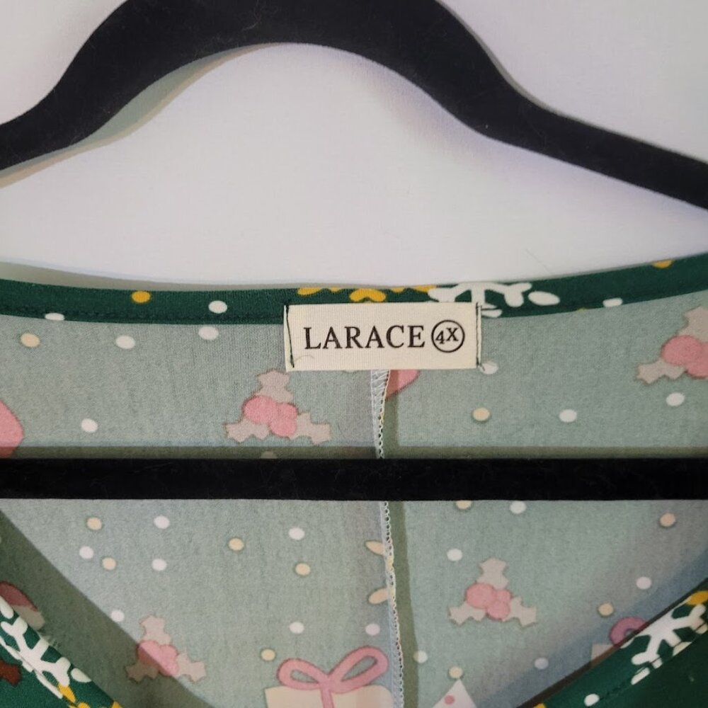 Larace V Neck Sharkbite Christmas shirt 4x Plus Host Pick - Picture 3 of 4